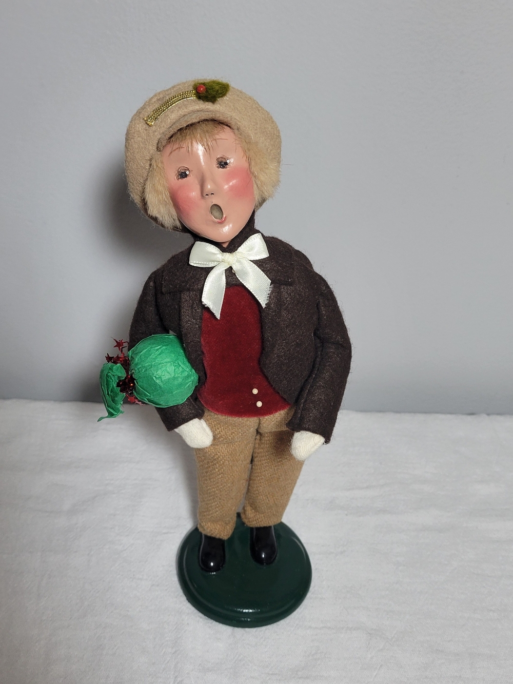 Byers' Choice Carolers "Victorian Child" 2003 Boy Figurine